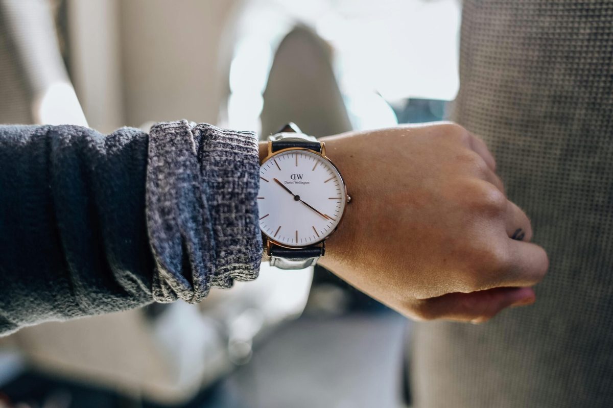 What’s the safest way to buy second-hand luxury items online in 2025?